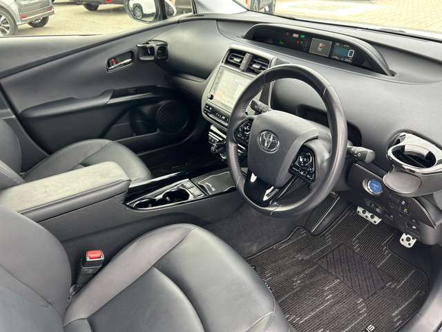 トヨタ プリウス １．８ Ｓ ツーリングセレクション R4年 (九州・沖縄) 99