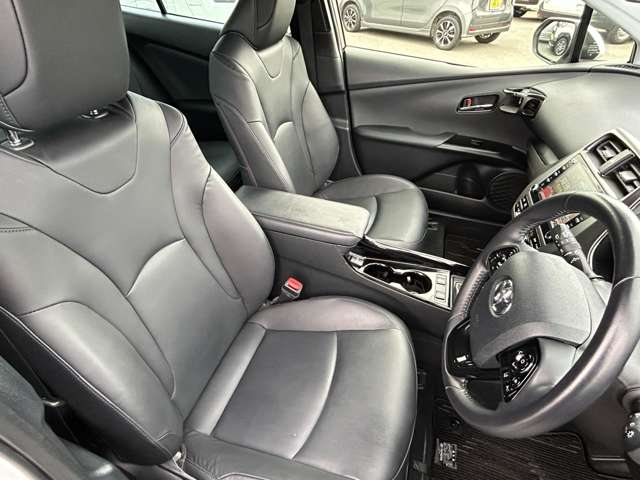 トヨタ プリウス １．８ Ｓ ツーリングセレクション R4年 (九州・沖縄) 99