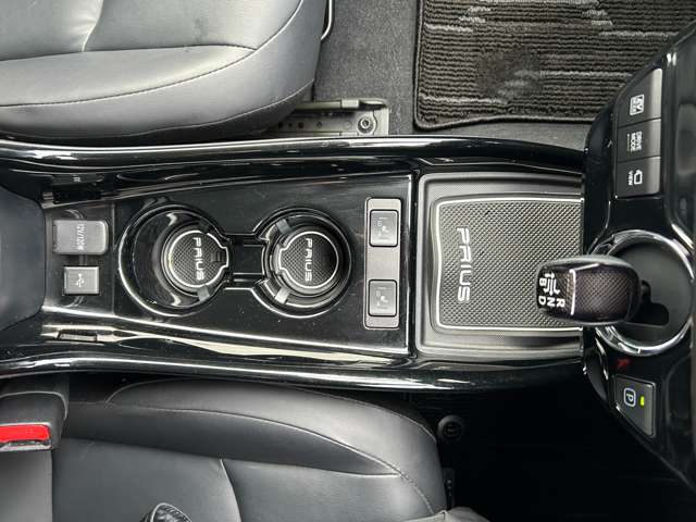 トヨタ プリウス １．８ Ｓ ツーリングセレクション R4年 (九州・沖縄) 99