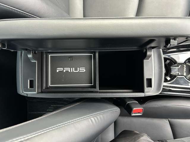 トヨタ プリウス １．８ Ｓ ツーリングセレクション R4年 (九州・沖縄) 99