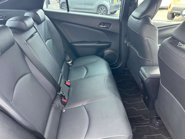 トヨタ プリウス １．８ Ｓ ツーリングセレクション R4年 (九州・沖縄) 99