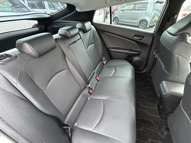 トヨタ プリウス １．８ Ｓ ツーリングセレクション R4年 (九州・沖縄) 99