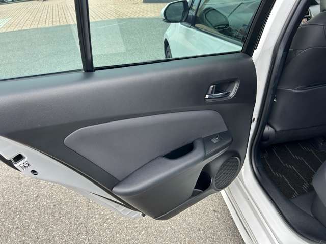 トヨタ プリウス １．８ Ｓ ツーリングセレクション R4年 (九州・沖縄) 99