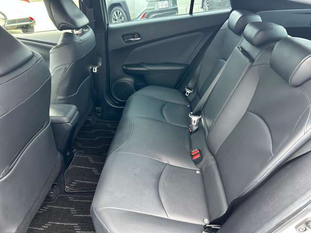 トヨタ プリウス １．８ Ｓ ツーリングセレクション R4年 (九州・沖縄) 99