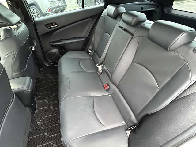 トヨタ プリウス １．８ Ｓ ツーリングセレクション R4年 (九州・沖縄) 99