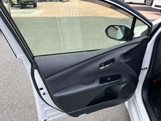 トヨタ プリウス １．８ Ｓ ツーリングセレクション R4年 (九州・沖縄) 99