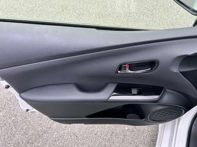 トヨタ プリウス １．８ Ｓ ツーリングセレクション R4年 (九州・沖縄) 99