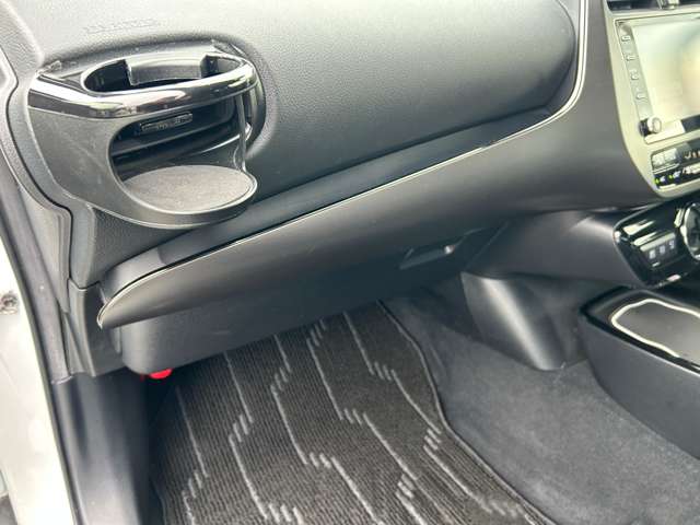 トヨタ プリウス １．８ Ｓ ツーリングセレクション R4年 (九州・沖縄) 99