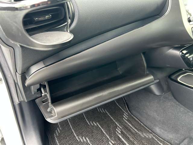 トヨタ プリウス １．８ Ｓ ツーリングセレクション R4年 (九州・沖縄) 99