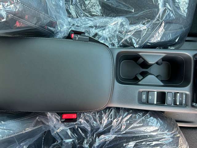 ホンダ ヴェゼル １．５ Ｅ：ＨＥＶ Ｚ R7年 (九州・沖縄) 99