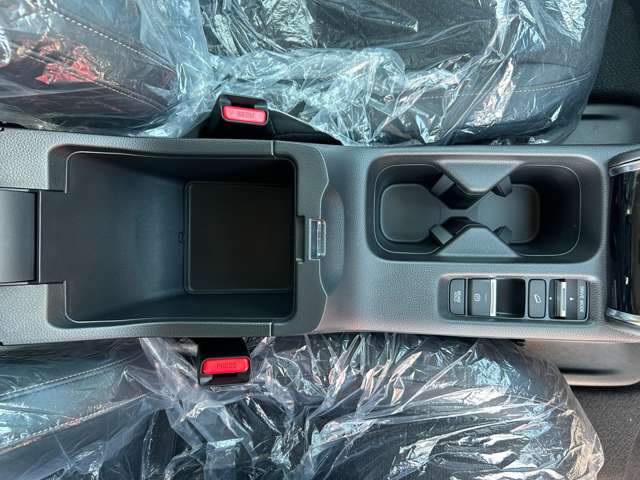 ホンダ ヴェゼル １．５ Ｅ：ＨＥＶ Ｚ R7年 (九州・沖縄) 99