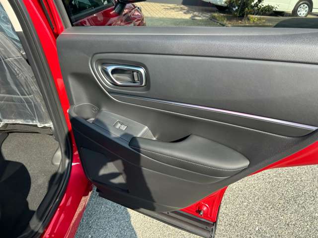 ホンダ ヴェゼル １．５ Ｅ：ＨＥＶ Ｚ R7年 (九州・沖縄) 99