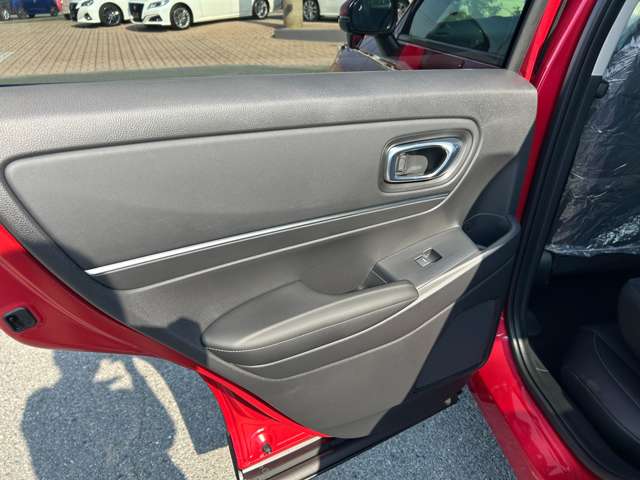 ホンダ ヴェゼル １．５ Ｅ：ＨＥＶ Ｚ R7年 (九州・沖縄) 99