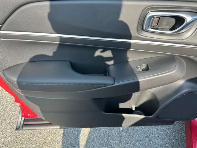 ホンダ ヴェゼル １．５ Ｅ：ＨＥＶ Ｚ R7年 (九州・沖縄) 99