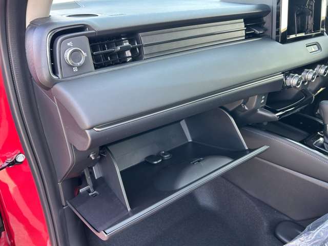 ホンダ ヴェゼル １．５ Ｅ：ＨＥＶ Ｚ R7年 (九州・沖縄) 99