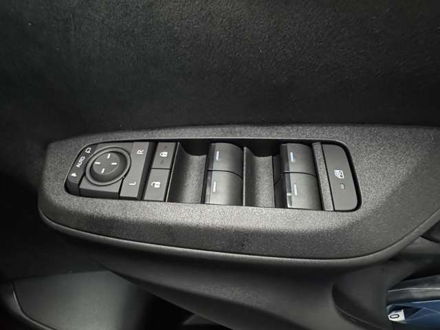 トヨタ ヤリスクロス　ハイブリッド １．５ ハイブリッド Ｚ R7年 (九州・沖縄) 99