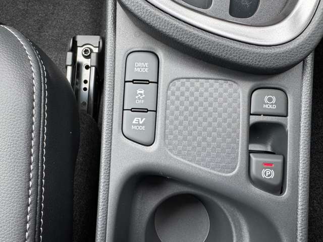 トヨタ ヤリスクロス　ハイブリッド １．５ ハイブリッド Ｚ R7年 (九州・沖縄) 99