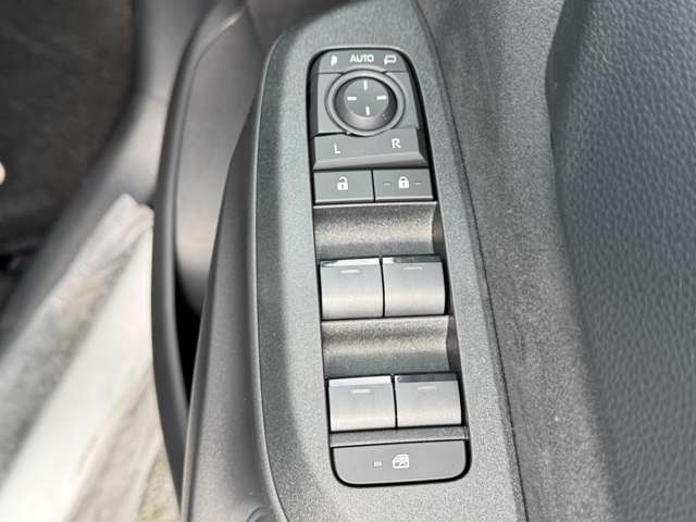 トヨタ ヤリスクロス　ハイブリッド １．５ ハイブリッド Ｚ R7年 (九州・沖縄) 99