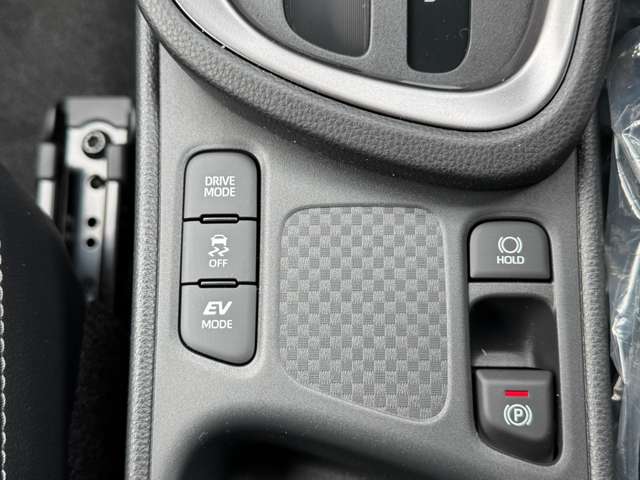 トヨタ ヤリスクロス　ハイブリッド １．５ ハイブリッド Ｚ R7年 (九州・沖縄) 99