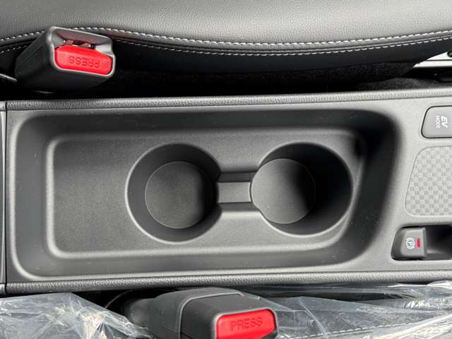 トヨタ ヤリスクロス　ハイブリッド １．５ ハイブリッド Ｚ R7年 (九州・沖縄) 99