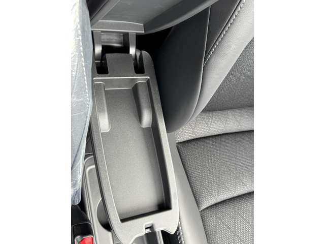 トヨタ ヤリスクロス　ハイブリッド １．５ ハイブリッド Ｚ R7年 (九州・沖縄) 99