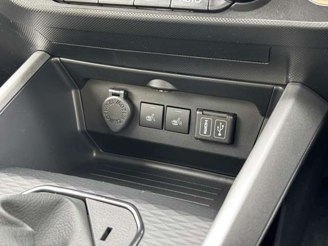 トヨタ ライズ　ハイブリッド ハイブリッド １．２ Ｚ R7年 (九州・沖縄) 99