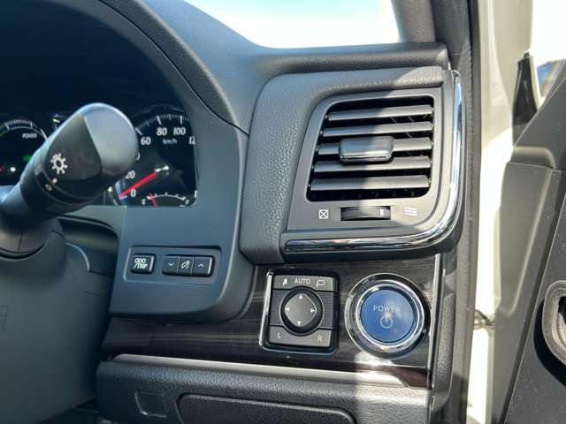 トヨタ クラウン　ハイブリッド ハイブリッド ２．５ Ｓ H27年 (九州・沖縄) 99