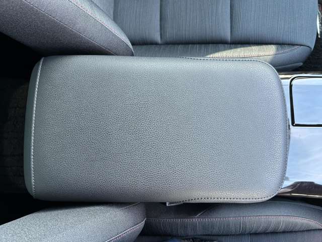 トヨタ クラウン　ハイブリッド ハイブリッド ２．５ Ｓ H27年 (九州・沖縄) 99