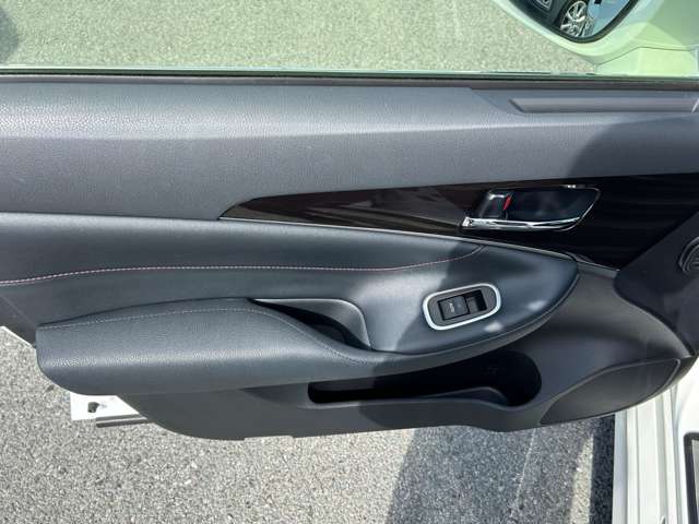 トヨタ クラウン　ハイブリッド ハイブリッド ２．５ Ｓ H27年 (九州・沖縄) 99