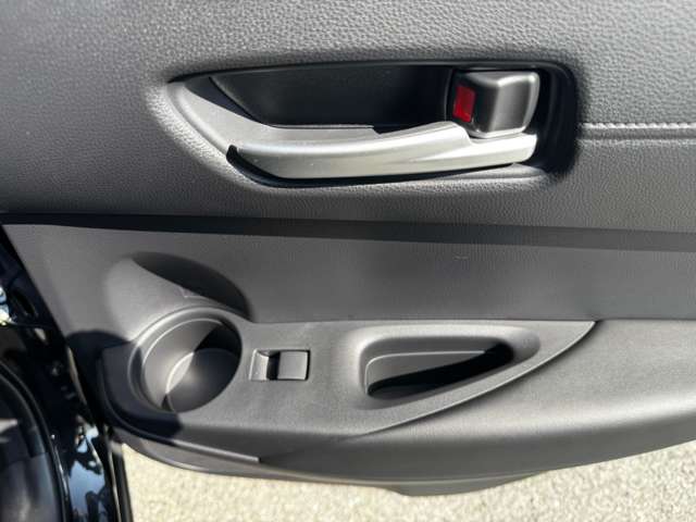 トヨタ カローラクロス　ハイブリッド １．８ ハイブリッド Ｚ R7年 (九州・沖縄) 99