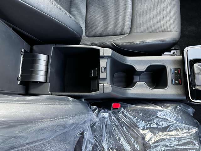 トヨタ カローラクロス　ハイブリッド １．８ ハイブリッド Ｚ R7年 (九州・沖縄) 99