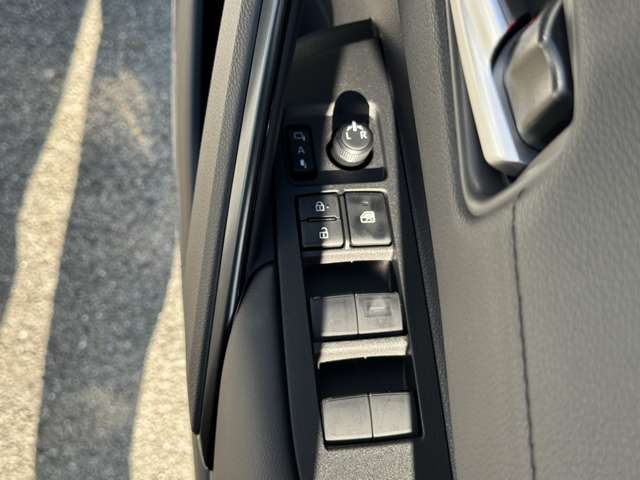 トヨタ カローラクロス　ハイブリッド １．８ ハイブリッド Ｚ R7年 (九州・沖縄) 99