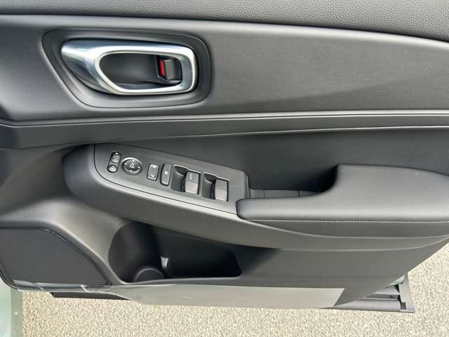 ホンダ ヴェゼル １．５ Ｅ：ＨＥＶ Ｘ R7年 (九州・沖縄) 99