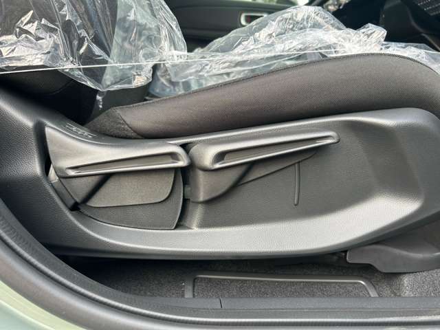 ホンダ ヴェゼル １．５ Ｅ：ＨＥＶ Ｘ R7年 (九州・沖縄) 99