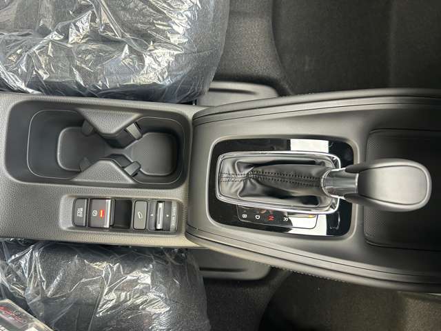 ホンダ ヴェゼル １．５ Ｅ：ＨＥＶ Ｘ R7年 (九州・沖縄) 99