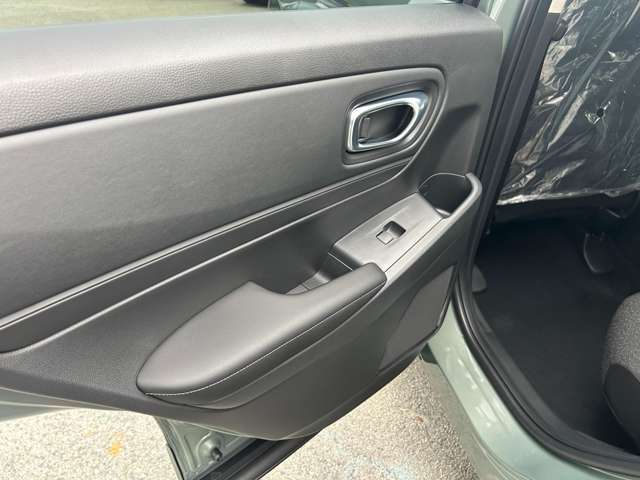 ホンダ ヴェゼル １．５ Ｅ：ＨＥＶ Ｘ R7年 (九州・沖縄) 99