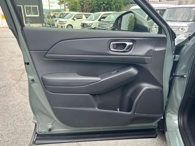 ホンダ ヴェゼル １．５ Ｅ：ＨＥＶ Ｘ R7年 (九州・沖縄) 99