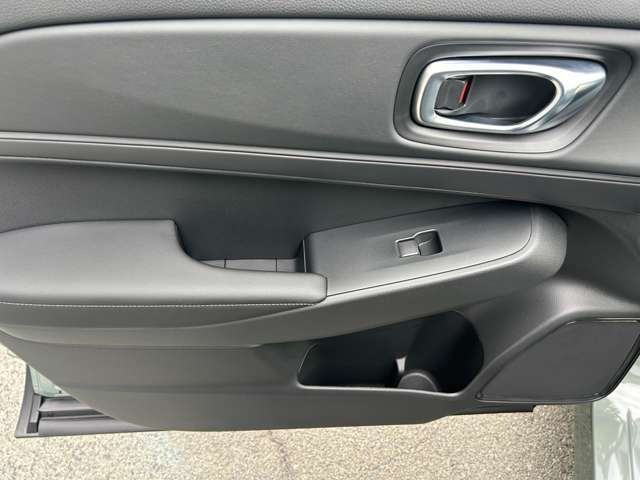 ホンダ ヴェゼル １．５ Ｅ：ＨＥＶ Ｘ R7年 (九州・沖縄) 99