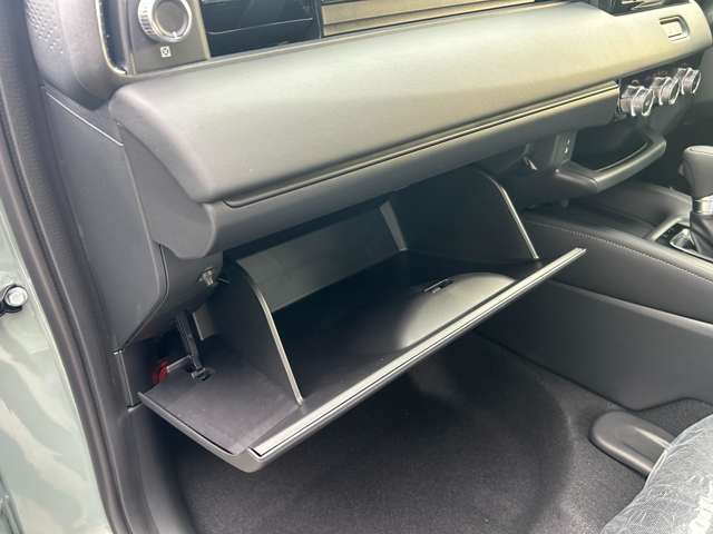 ホンダ ヴェゼル １．５ Ｅ：ＨＥＶ Ｘ R7年 (九州・沖縄) 99