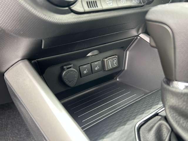 トヨタ ライズ　ハイブリッド ハイブリッド １．２ Ｚ R7年 (九州・沖縄) 99