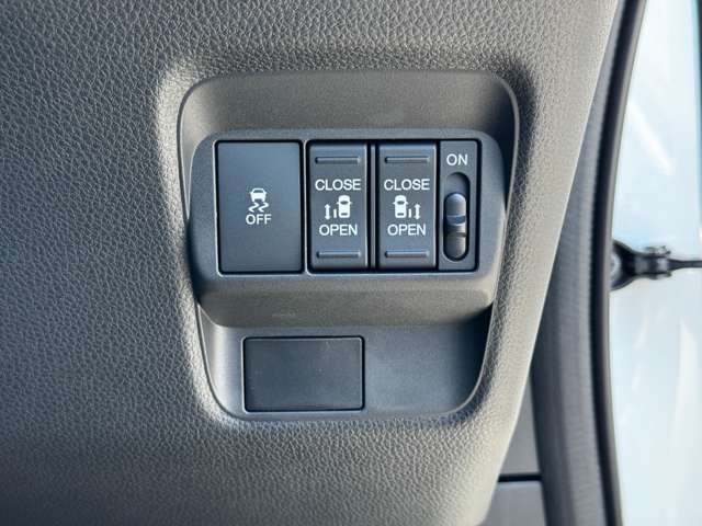 ホンダ フリード　ハイブリッド １．５ Ｅ：ＨＥＶ エアー ＥＸ R7年 (九州・沖縄) 99