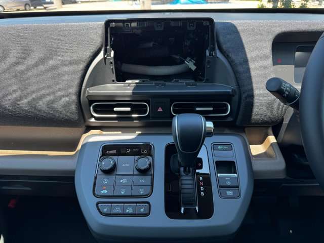 ホンダ フリード　ハイブリッド １．５ Ｅ：ＨＥＶ エアー ＥＸ R7年 (九州・沖縄) 99