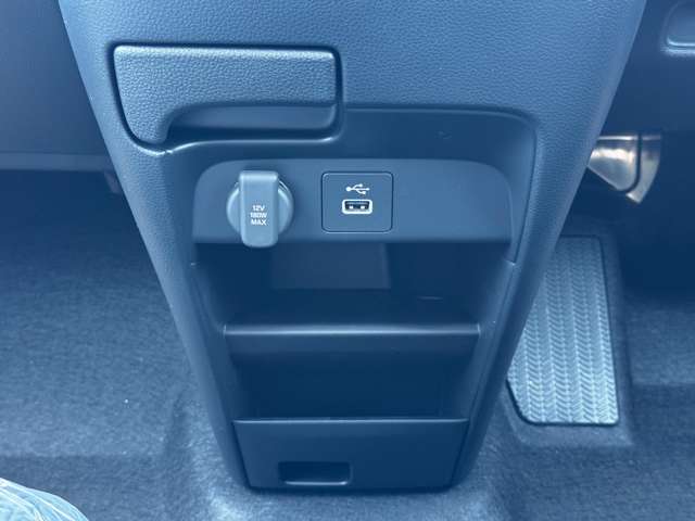 ホンダ フリード　ハイブリッド １．５ Ｅ：ＨＥＶ エアー ＥＸ R7年 (九州・沖縄) 99