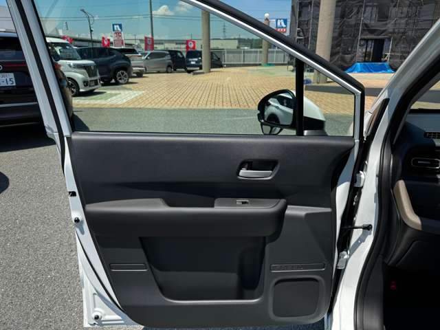 ホンダ フリード　ハイブリッド １．５ Ｅ：ＨＥＶ エアー ＥＸ R7年 (九州・沖縄) 99