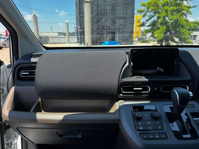 ホンダ フリード　ハイブリッド １．５ Ｅ：ＨＥＶ エアー ＥＸ R7年 (九州・沖縄) 99