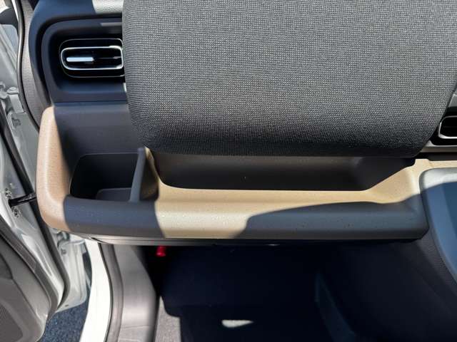 ホンダ フリード　ハイブリッド １．５ Ｅ：ＨＥＶ エアー ＥＸ R7年 (九州・沖縄) 99