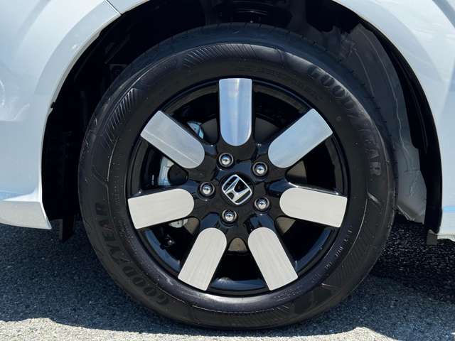 ホンダ フリード　ハイブリッド １．５ Ｅ：ＨＥＶ エアー ＥＸ R7年 (九州・沖縄) 99