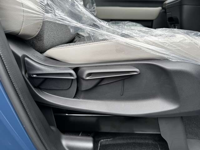 ホンダ フリード　ハイブリッド １．５ Ｅ：ＨＥＶ エアー ＥＸ R7年 (九州・沖縄) 99