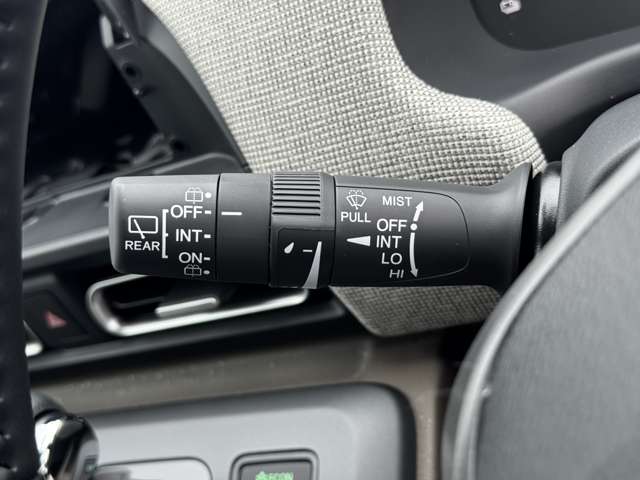 ホンダ フリード　ハイブリッド １．５ Ｅ：ＨＥＶ エアー ＥＸ R7年 (九州・沖縄) 99