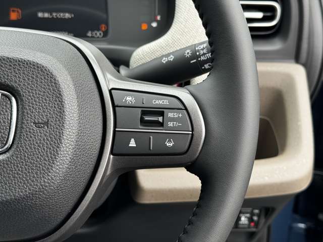 ホンダ フリード　ハイブリッド １．５ Ｅ：ＨＥＶ エアー ＥＸ R7年 (九州・沖縄) 99